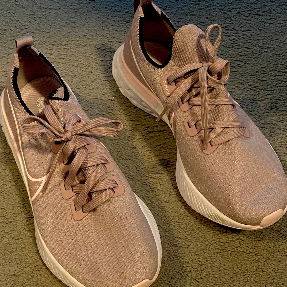 Nike react infinity running shoes